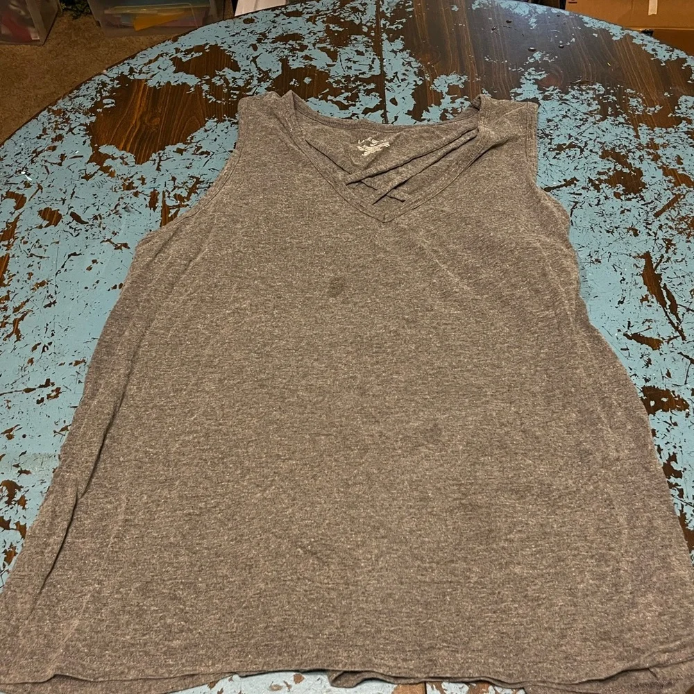 Grey Tanktop - Picture 1 of 3